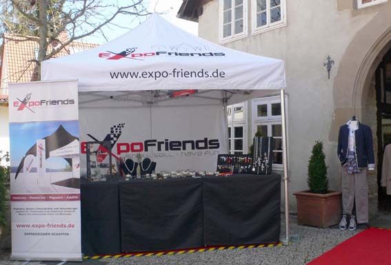 Expo-Friends mit einem professionellen Zelt