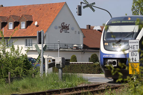 Nicht nur die Bahnlinie "Haller Wilhem" zwischen Bielefeld und Osnabrück ist ganz nah