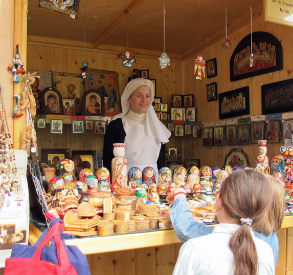 Weite Anreise: Die Schwestern aus dem Kloster der Hl. Elisabeth in Minsk/Weißrussland sind bekannt für ihre Ikonen. Foto: LWL/Tillmann