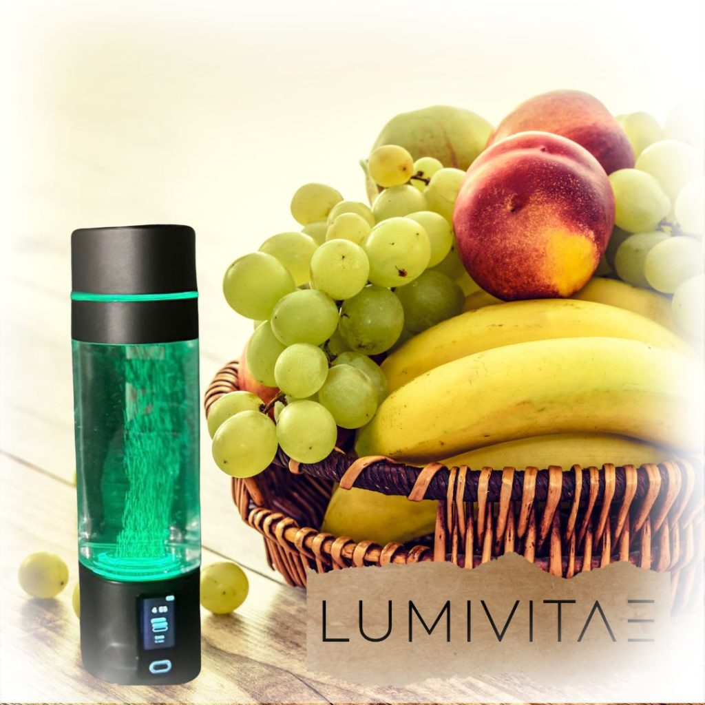 Obstschale mit LumiVitae-Flasche