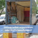 Möbel werden in einen Umzugswagen geladen, Vorbereitung eines Umzugs in Bielefeld